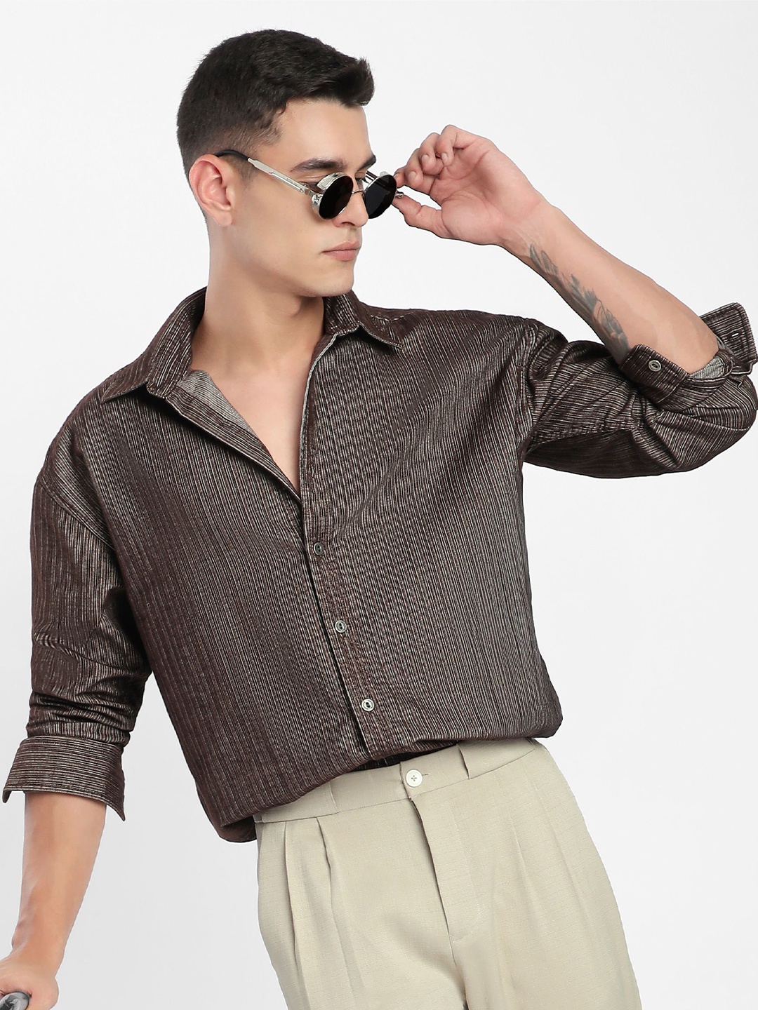 

Beyoung Men Relaxed Fit Spread Collar Micro Ditsy Printed Corduroy Casual Shirt, Brown