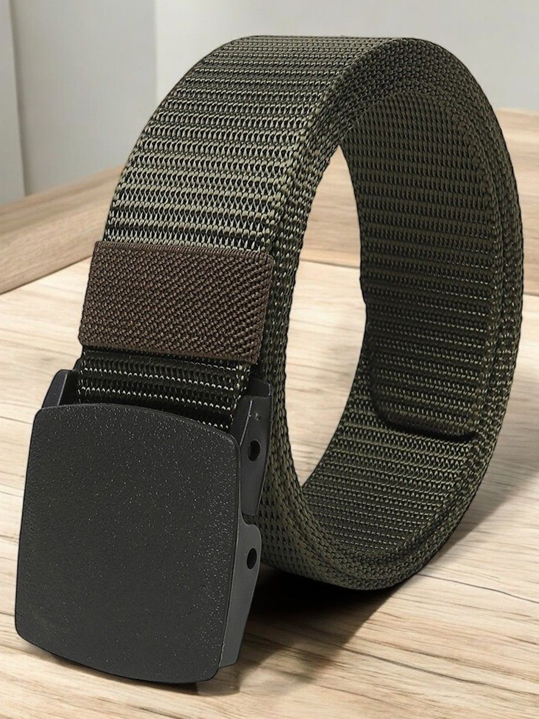 

Metronaut Men Textured Belt, Green