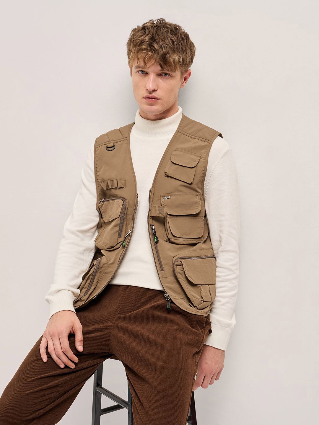 

THE BEAR HOUSE Men Collarless Solid Casual Lightweight Gilet Jacket, Beige