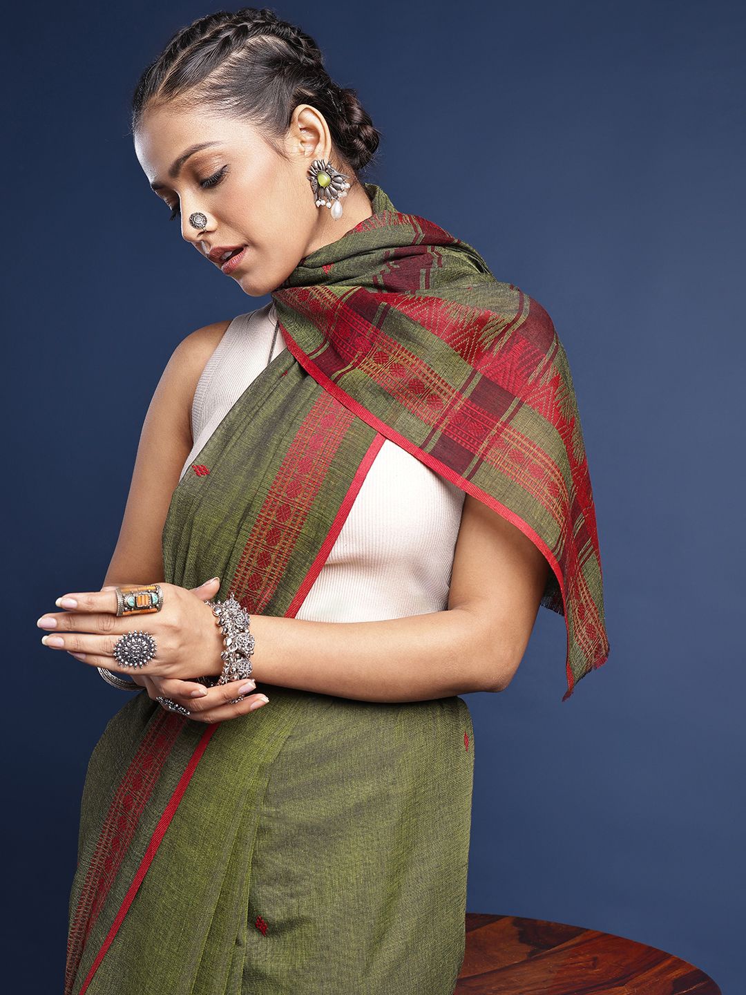 

Taavi Dhaniakhali Woven Design Zari Cotton Saree With Blouse Piece, Green