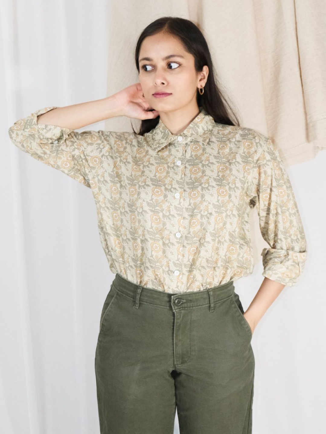 

Ruha Women Floral Printed Regular Fit Cotton Shirt, Green