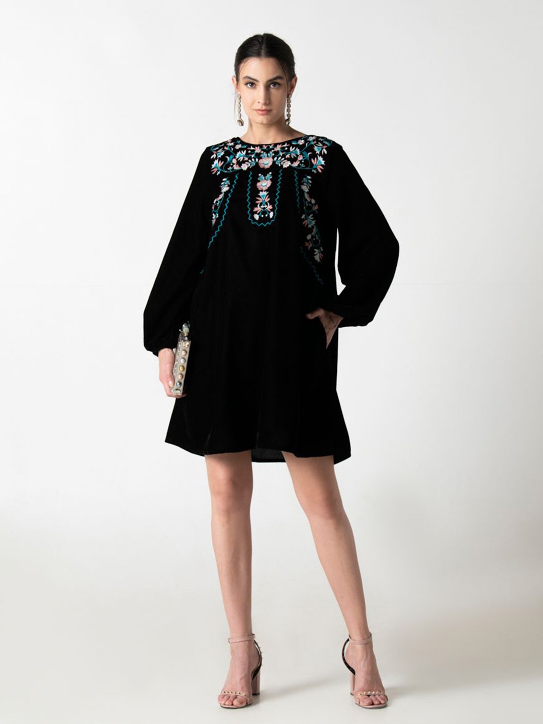 

STIL O STITCH Women Floral Embroidered Velvet A-Line Dress, Black