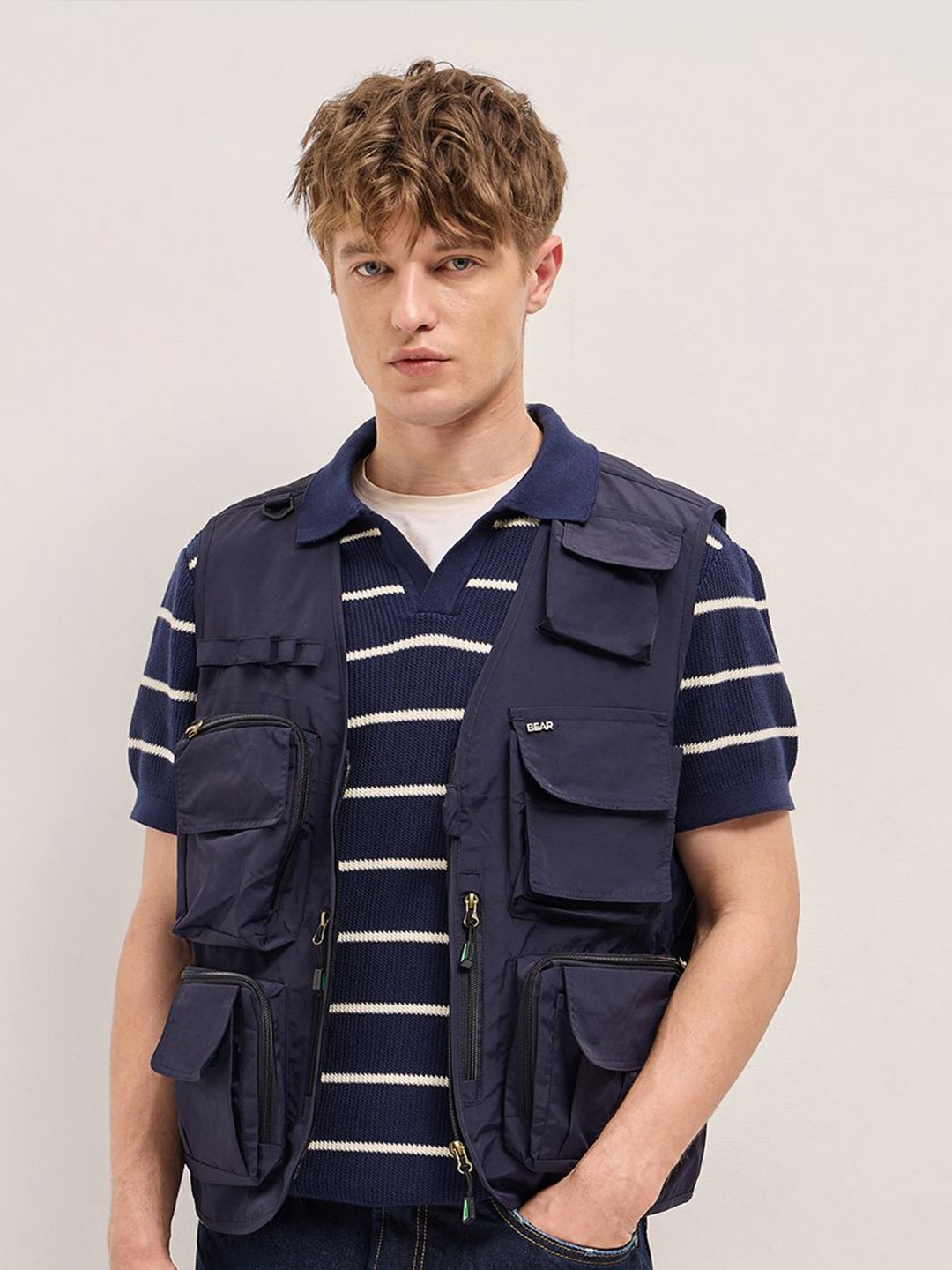 

THE BEAR HOUSE Men Collarless Solid Casual Lightweight Gilet Jacket, Navy blue