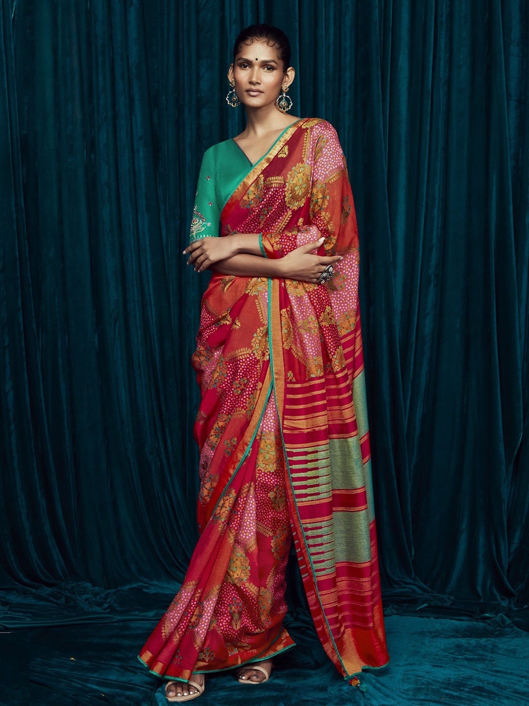 

MAHALASA Floral Printed Brasso Saree, Red