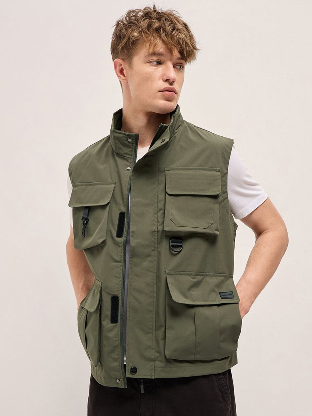 

THE BEAR HOUSE Men Mock Collar Solid Casual Lightweight Gilet Jacket, Green