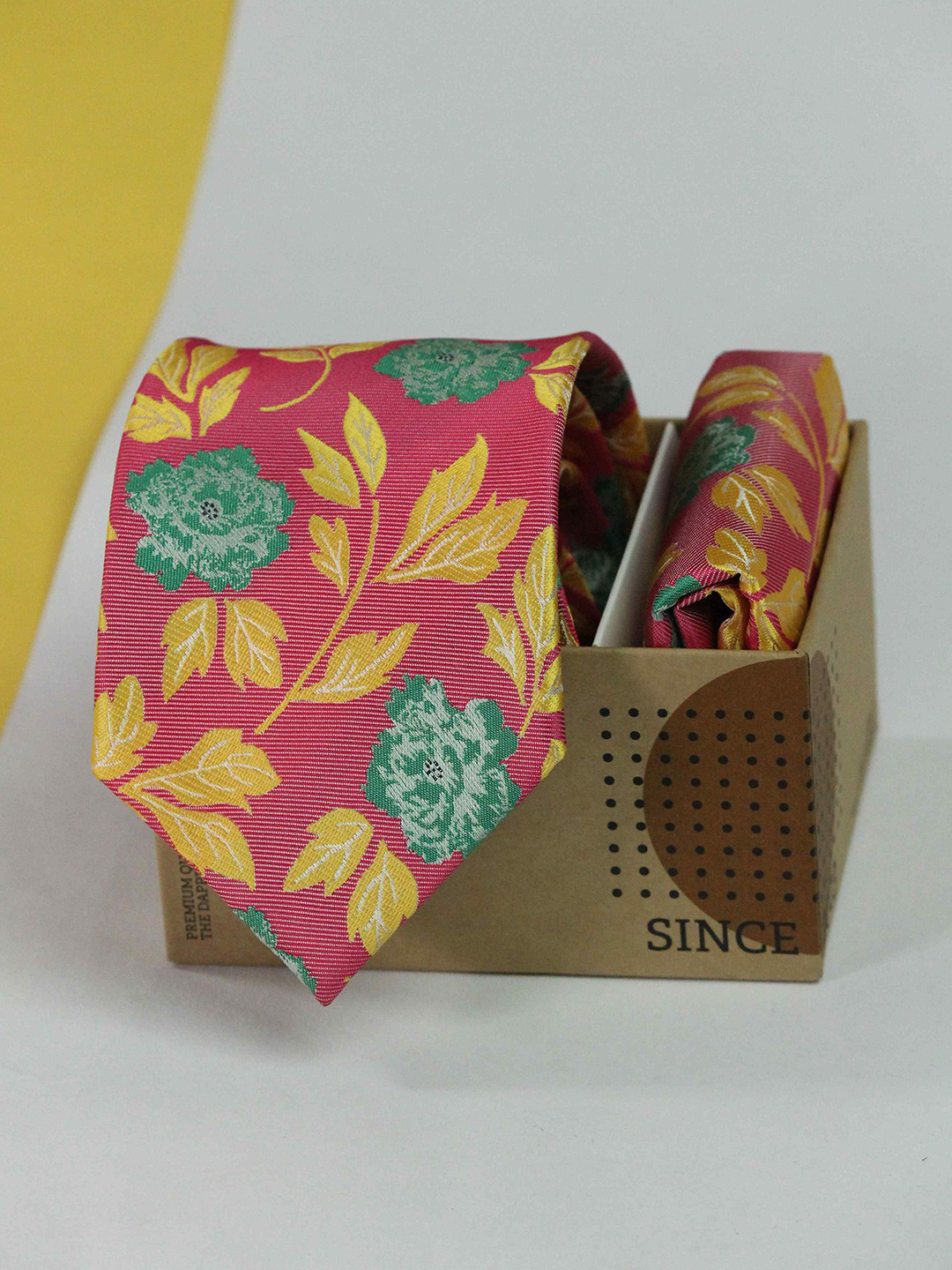 

Tossido Men Floral Necktie & Pocket Square Gift Set, Pink
