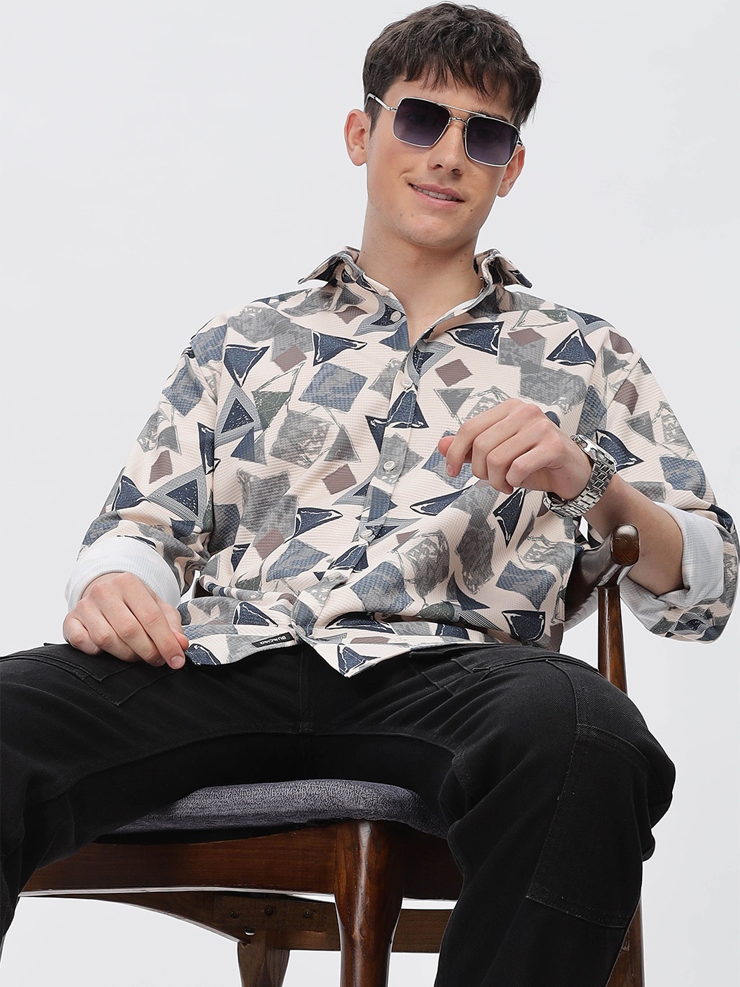 

BUMCHIQ Men Comfort Fit Spread Collar Geometric Printed Casual Shirt, Beige