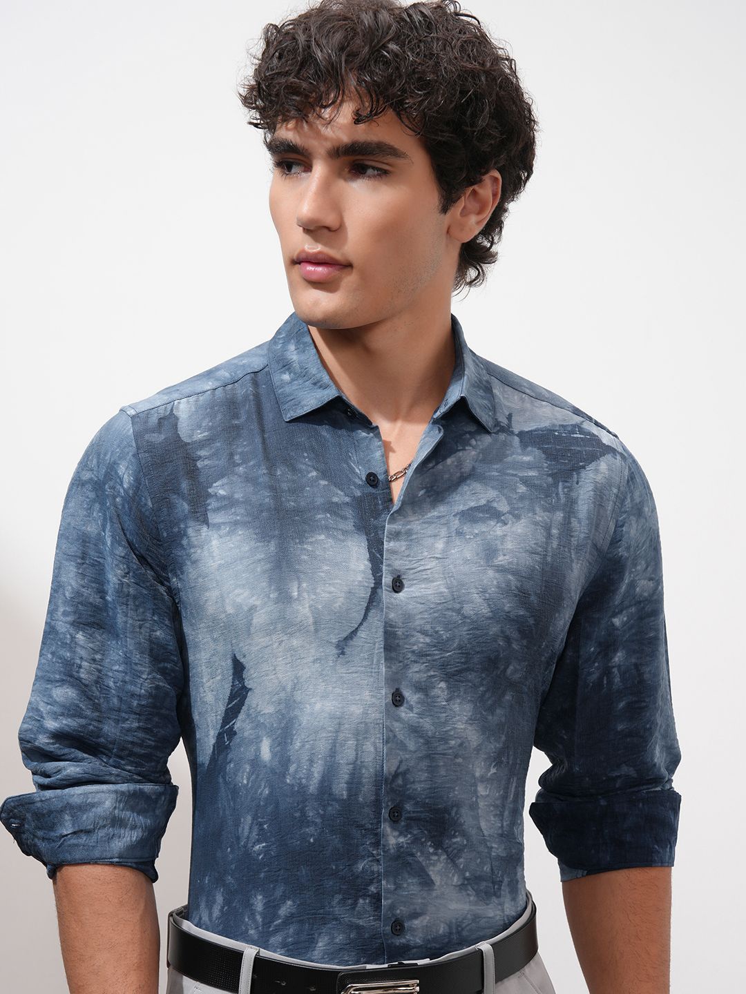 

HIGHLANDER Men Printed Crush Textured Slim Fit Occasion shirt, Blue