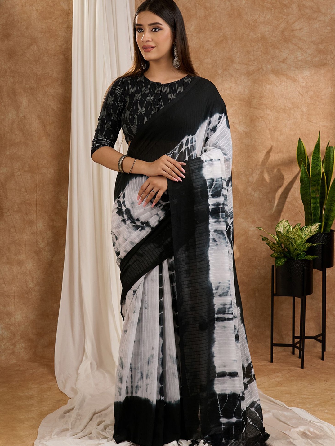 

Prasam Tie and Dye Pure Cotton Saree, Black