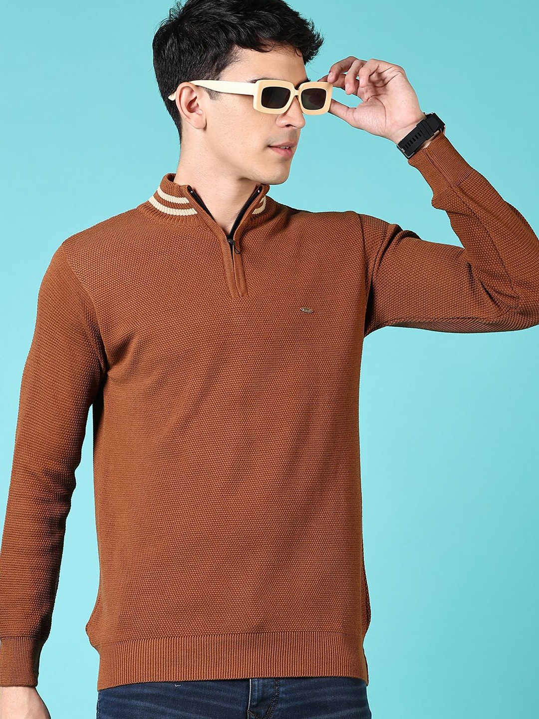 

V-Mart Men Self Design Henley Neck Pullover, Brown