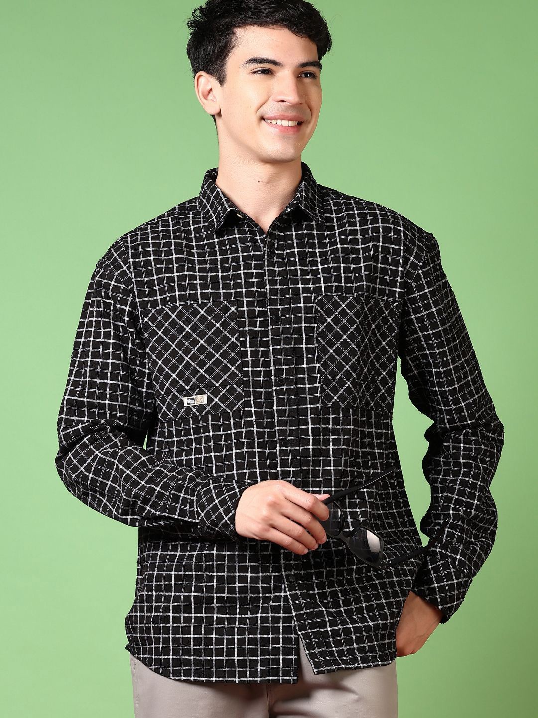 

V-Mart Men Spread Collar Checked Cotton Casual Shirt, Black