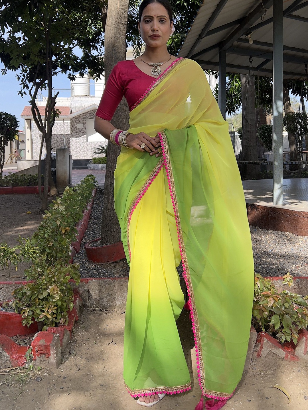 

APNISHA Pure Georgette Ready to Wear Saree, Sea green