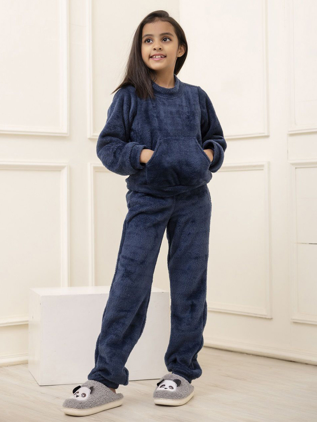 

KAVISH Girls Round Neck Pure Wool Sweatshirt With Jogger, Teal