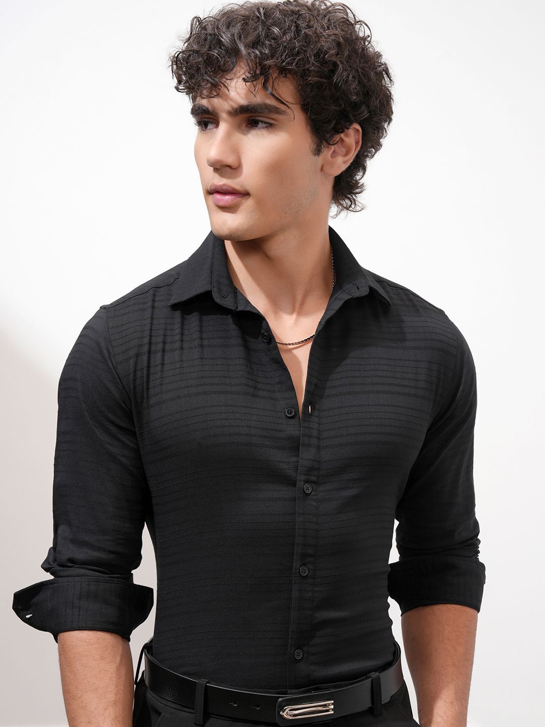 

HIGHLANDER Men Slim Fit Spread Collar Horizontal Striped Cotton Casual Shirt, Black