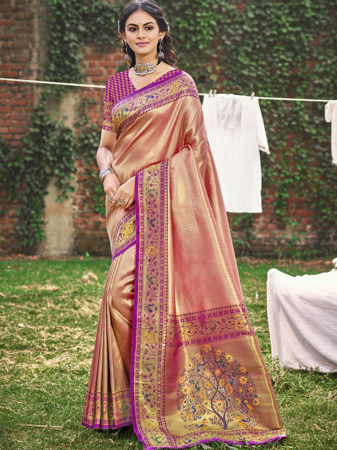 

SANGAM PRINTS Ethnic Motifs Zari Paithani Saree, Pink