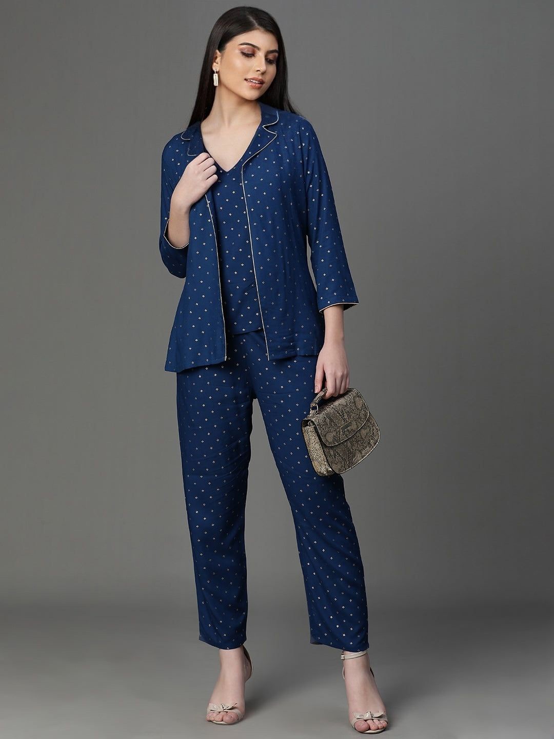 

VEGAL Printed V-Neck Top With Trousers And Jacket, Blue