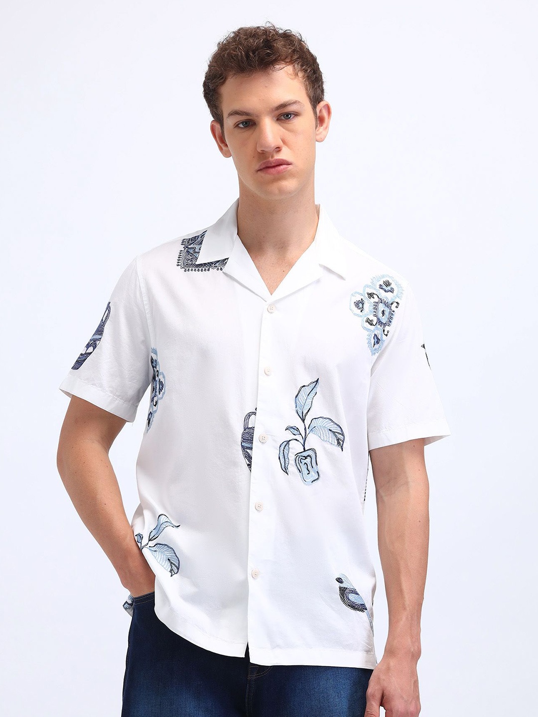 

Flying Machine Men Relaxed Floral Opaque Casual Shirt, White