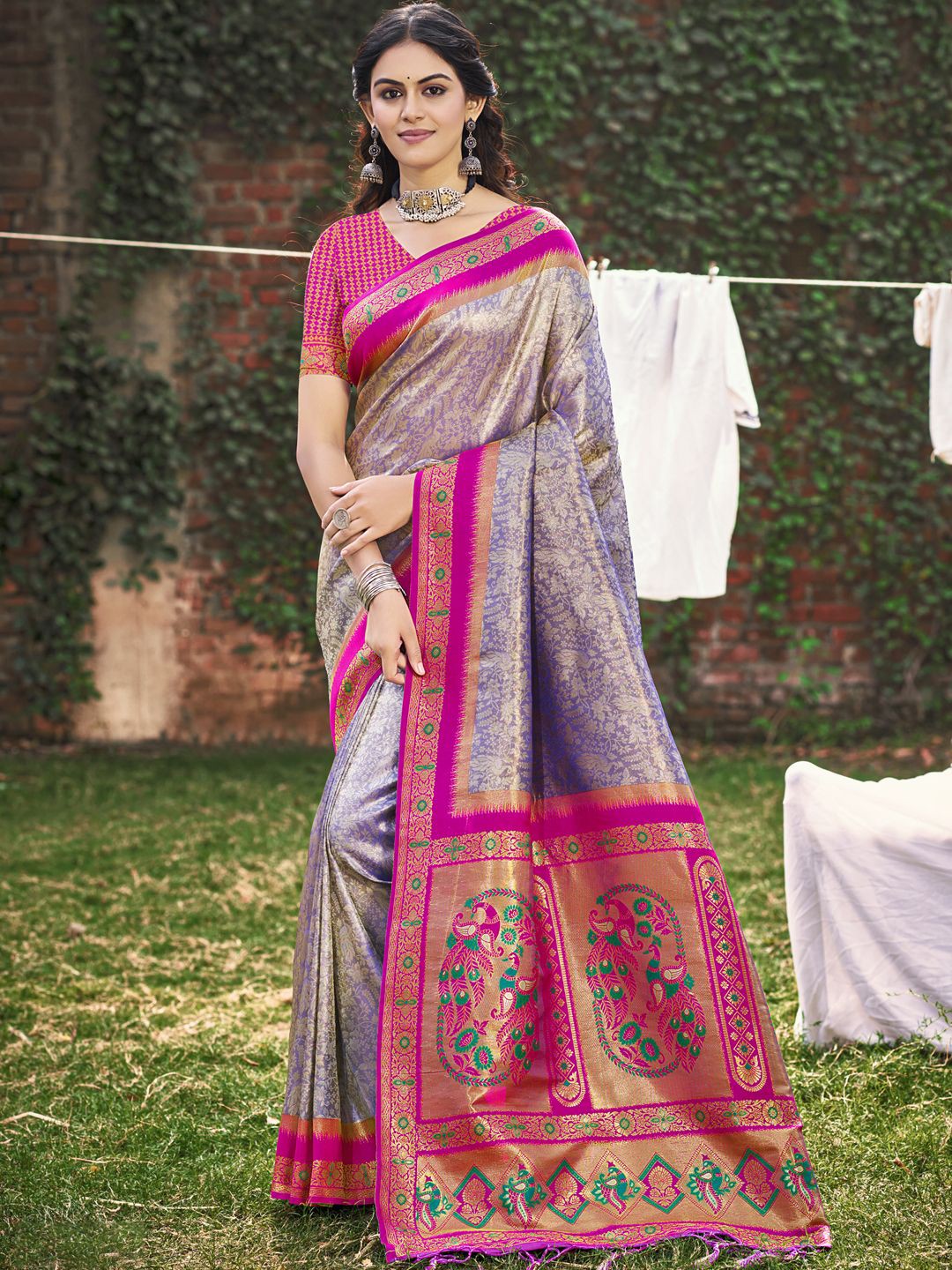 

SANGAM PRINTS Woven Design Zari Banarasi Saree, Purple
