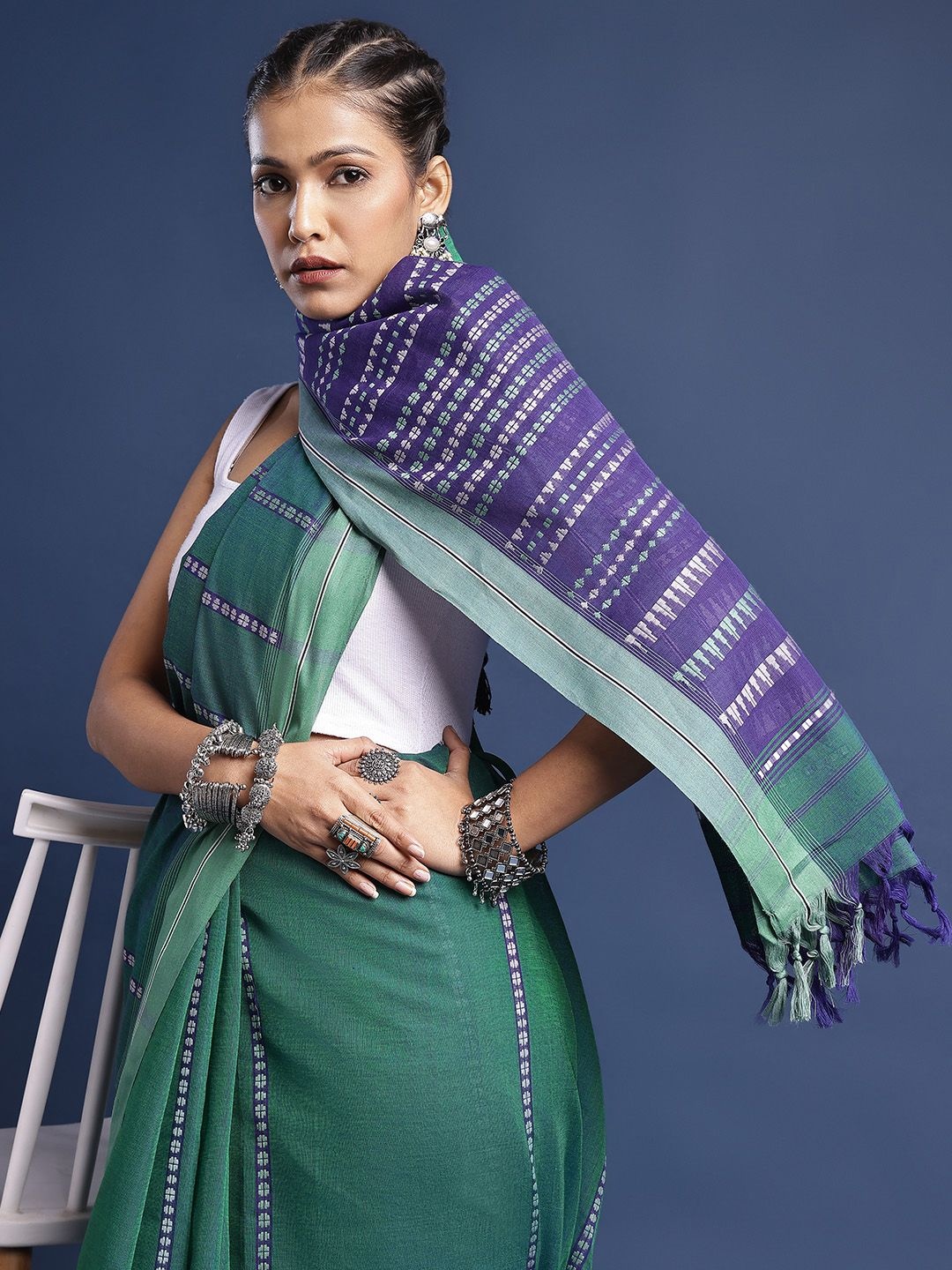 

Taavi Woven Design Begampuri Handloom Cotton Saree With Blouse Piece, Green