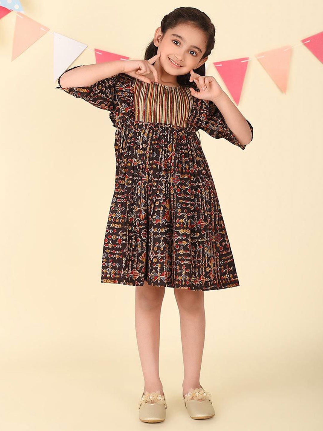 

Fabindia Girls Ethnic Motifs Printed A-Line Dress, Black