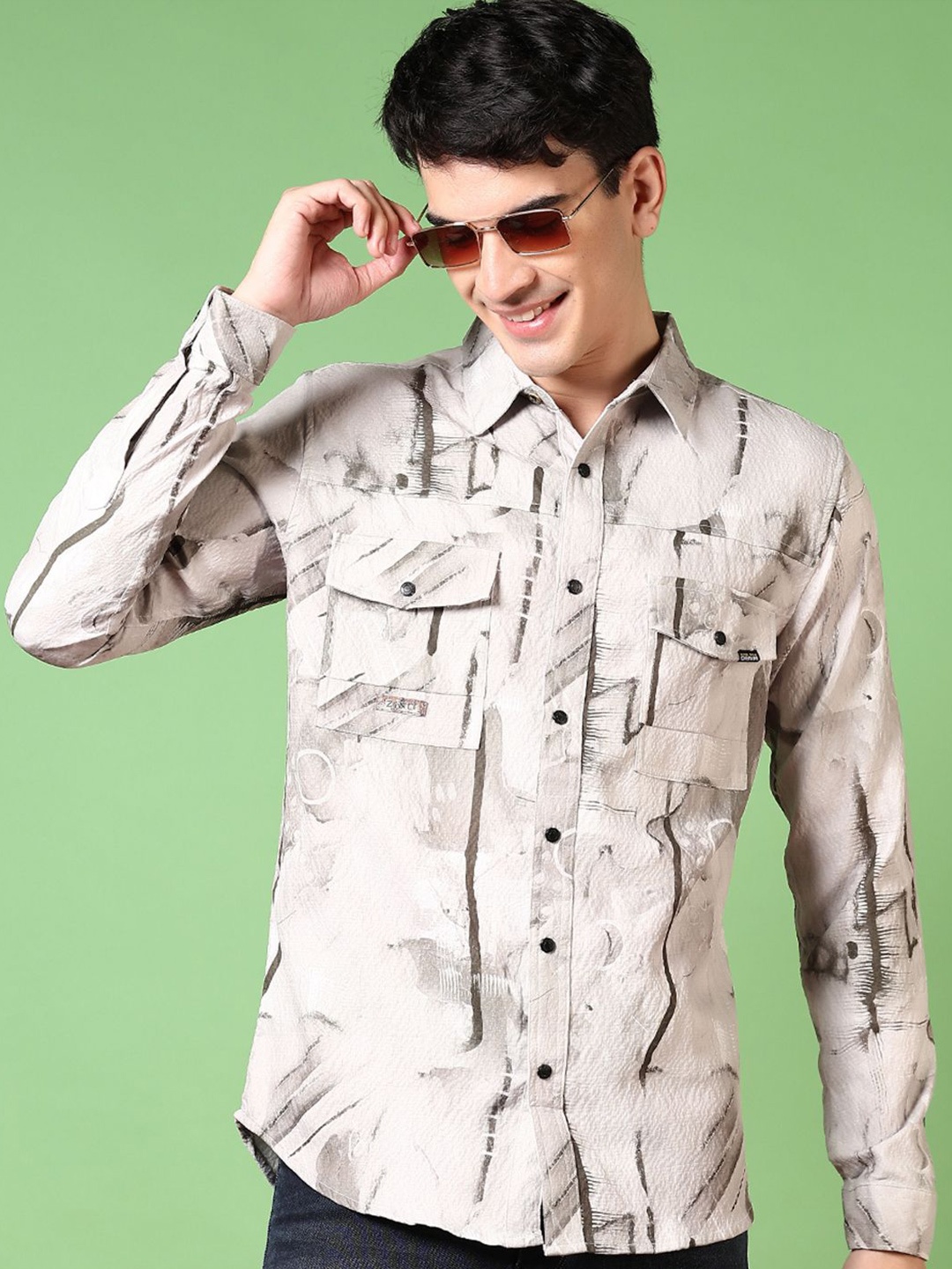 

V-Mart Men Spread Collar Abstract Printed Cotton Casual Shirt, Grey