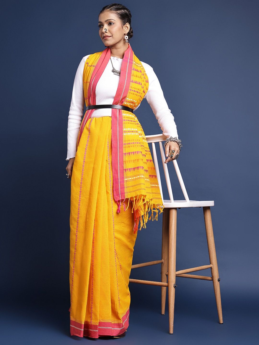 

Taavi Woven Design Begampuri Handloom Cotton Saree, Yellow
