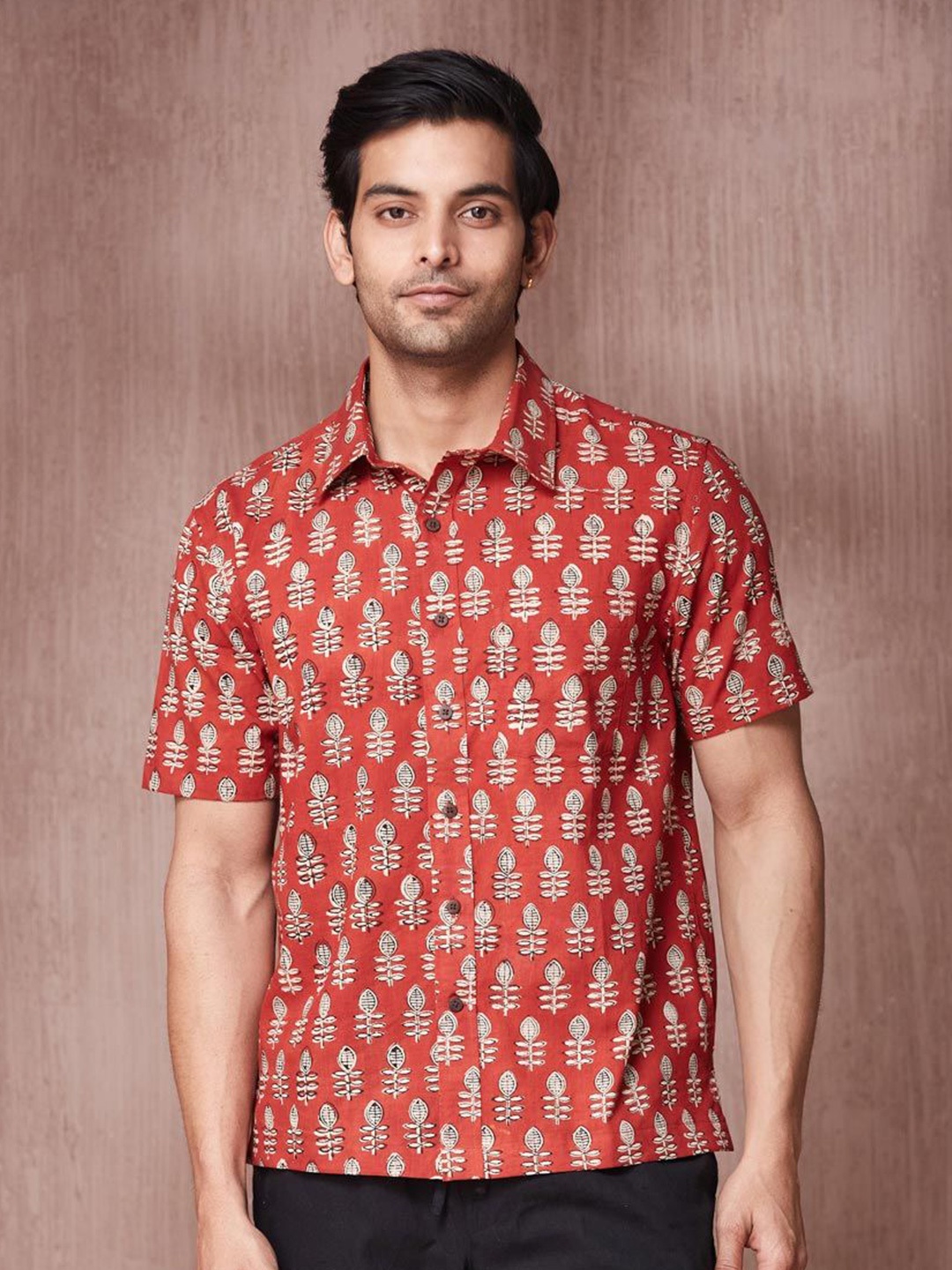 

Fabindia Men Spread Collar Floral Printed Cotton Casual Shirt, Red