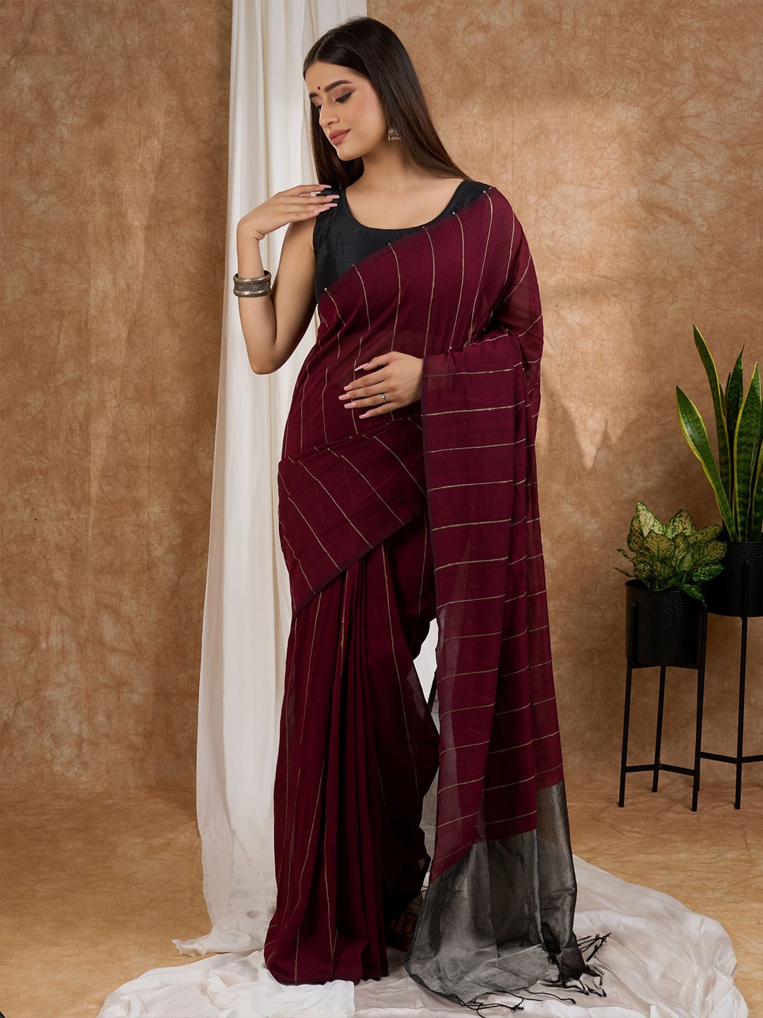 

Prasam Zari Striped Saree, Red