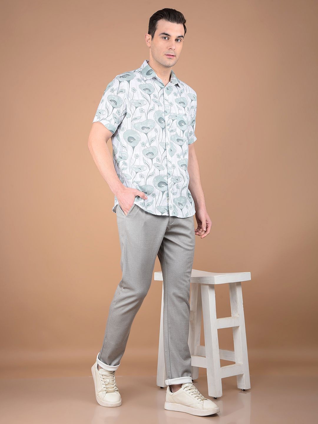 

Crimsoune Club Men Classic Slim Fit Spread Collar Floral Printed Cotton Casual Shirt, Blue