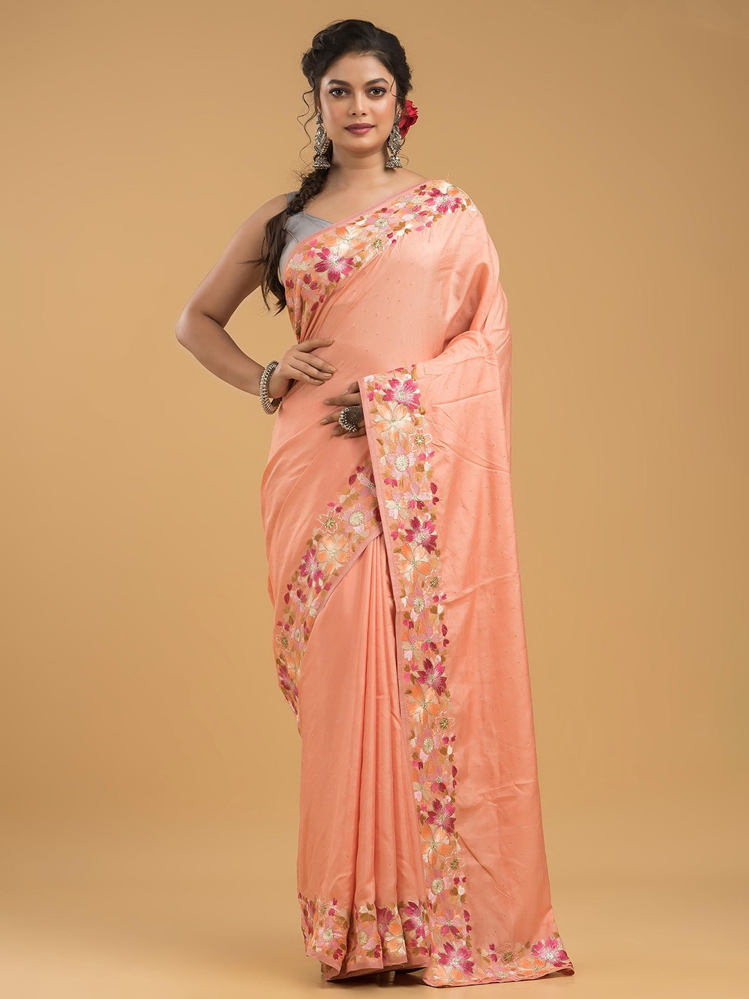 

Dheu Floral Embroidered Saree, Peach