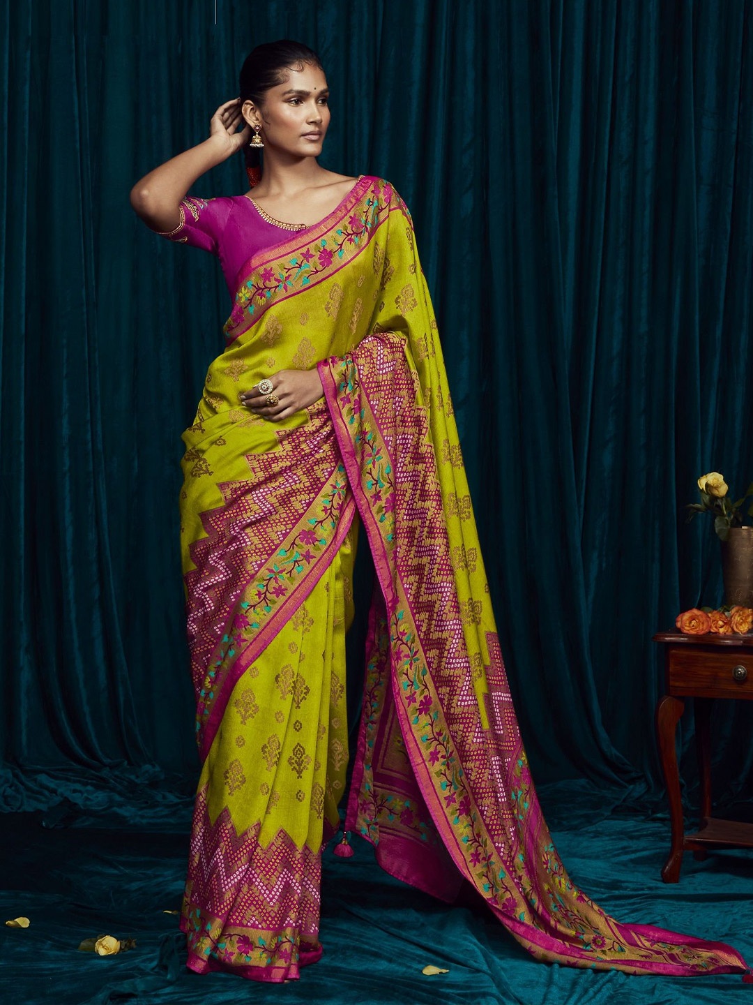

MAHALASA Ethnic Motifs Woven Design Brasso Saree, Green