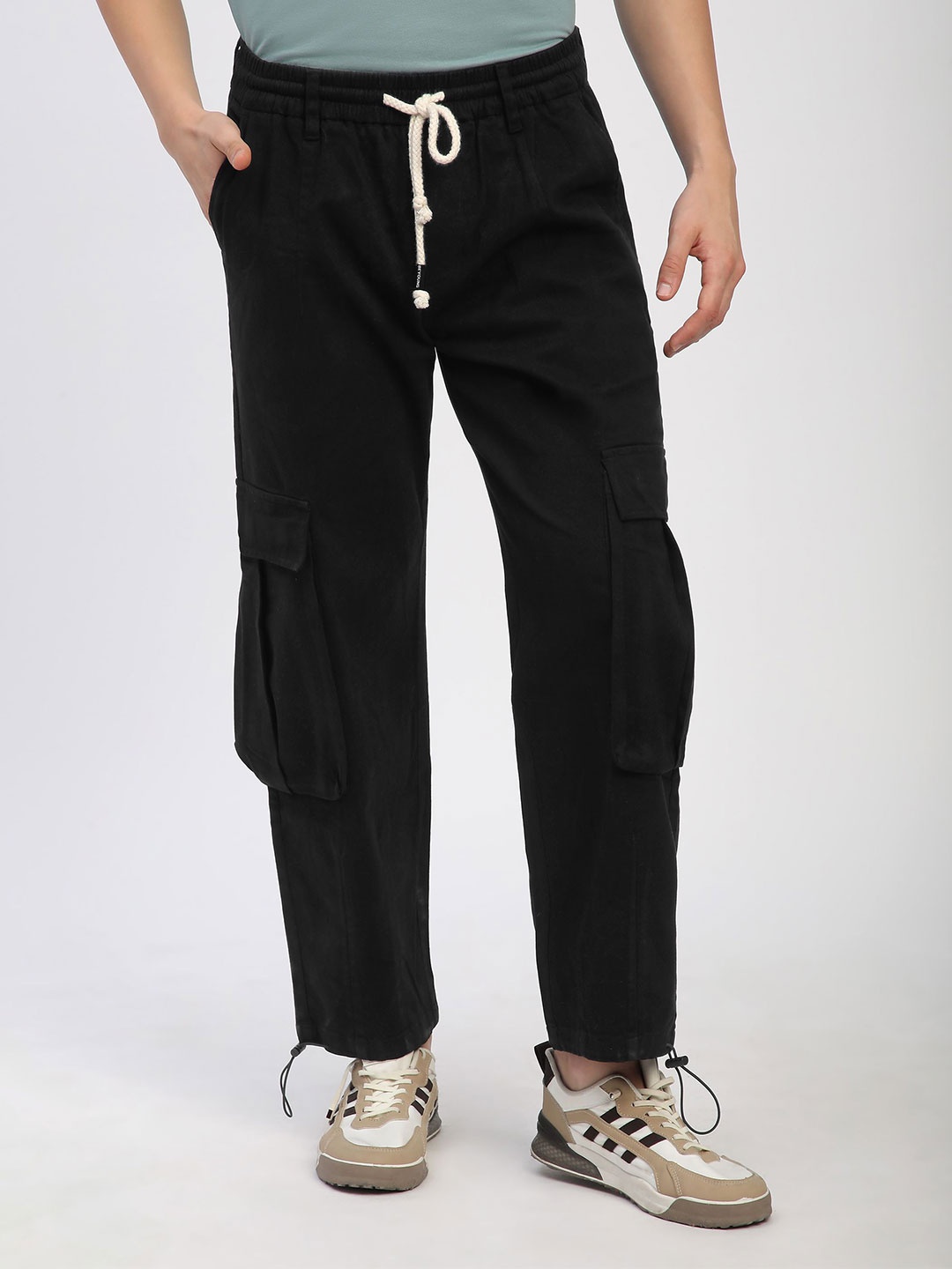 

Beyoung Men Relaxed Mid-Rise Black Dart Detailed Cotton Cargo Pants