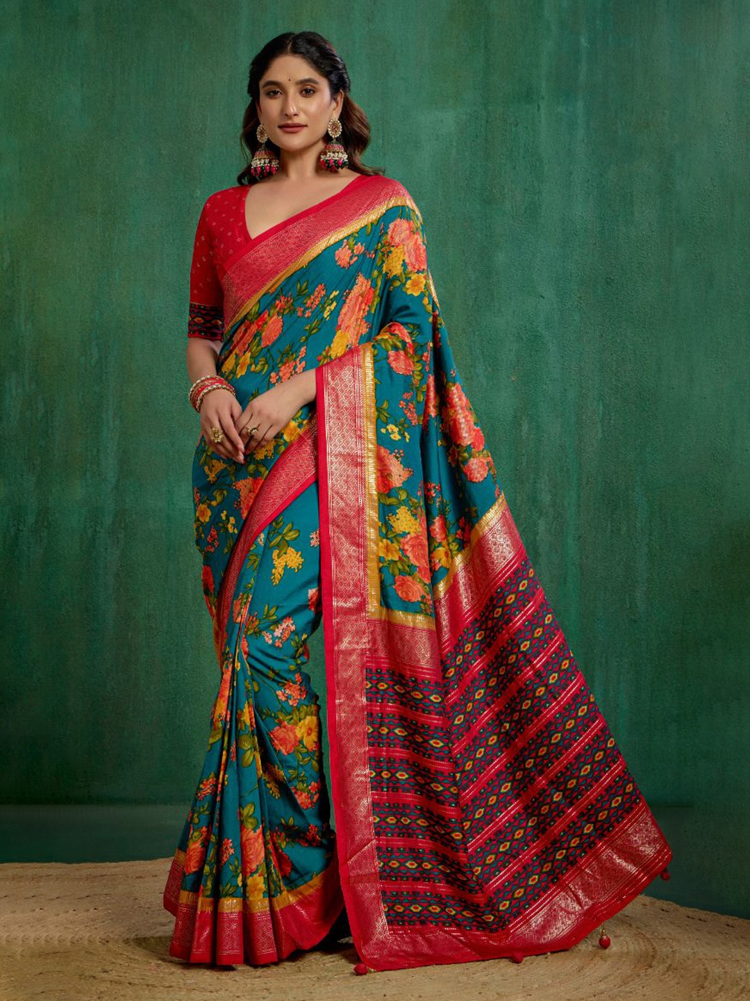 

Sangria Pine Green Cotton Silk Floral Print Ready to Wear Saree