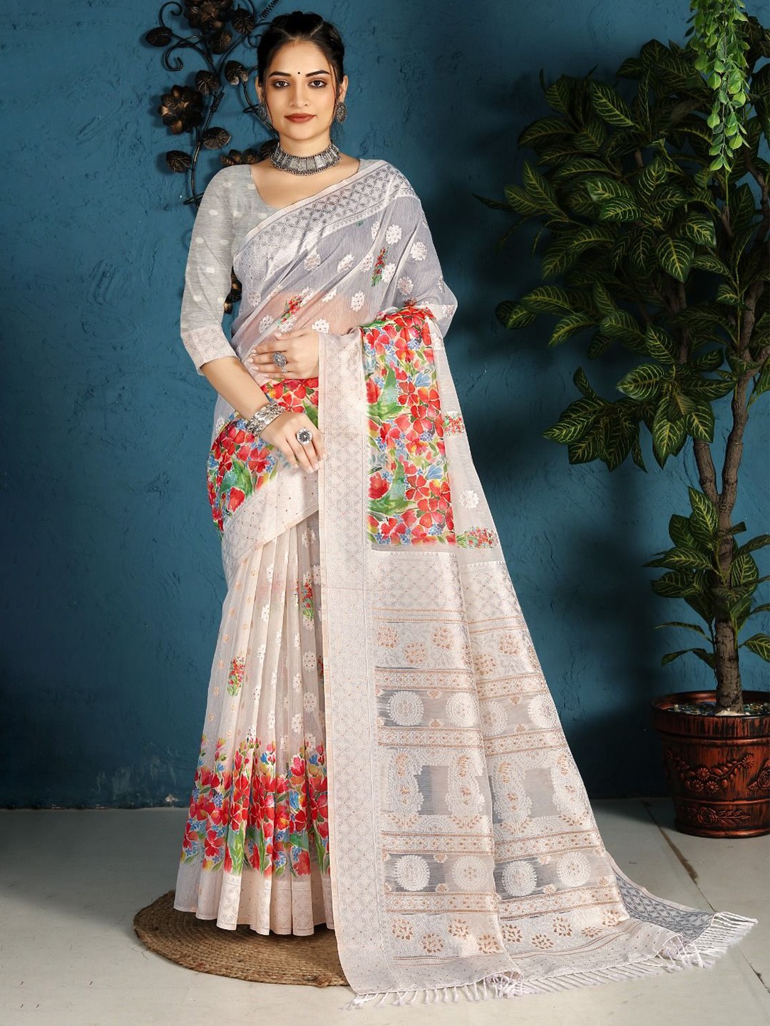 

Jhilmil Fashion Floral Printed Kanjeevaram Saree, White