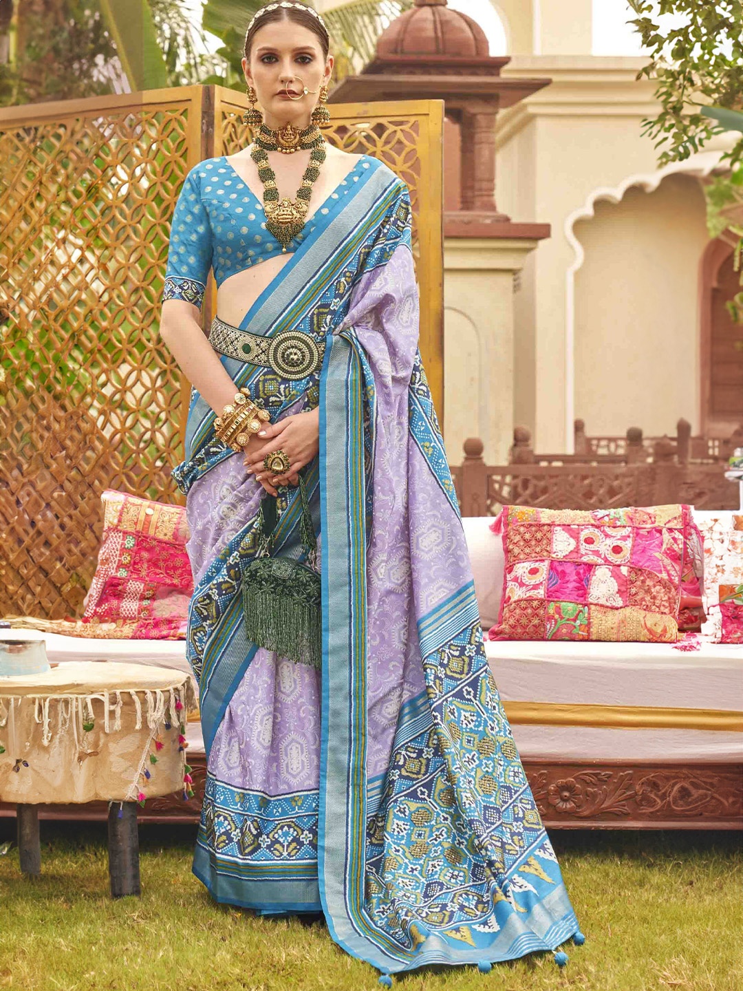 

Mitera Woven Design Silk Blend Patola Saree, Lavender