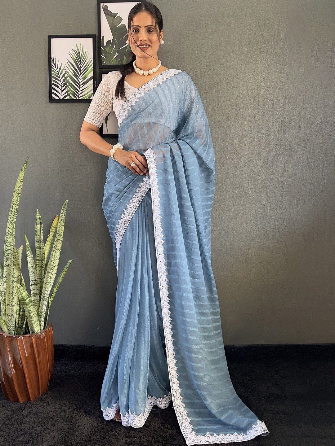 

APNISHA Pure Chiffon Ready to Wear Saree, Blue