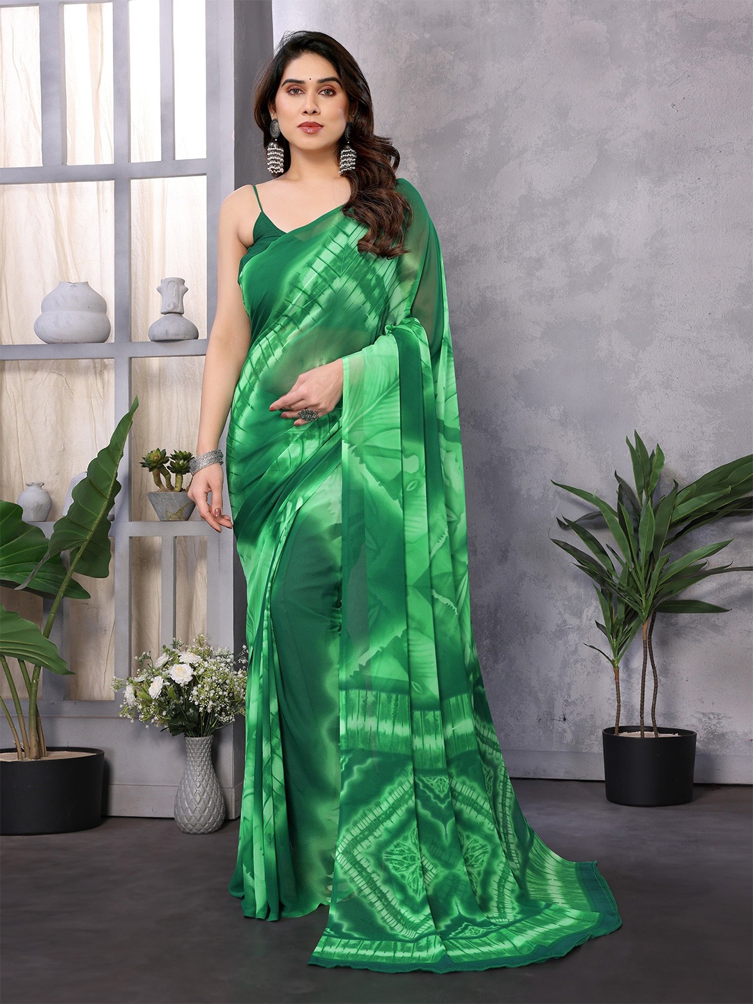 

Nirmohi Fashion Tie and Dye Pure Georgette Saree, Green
