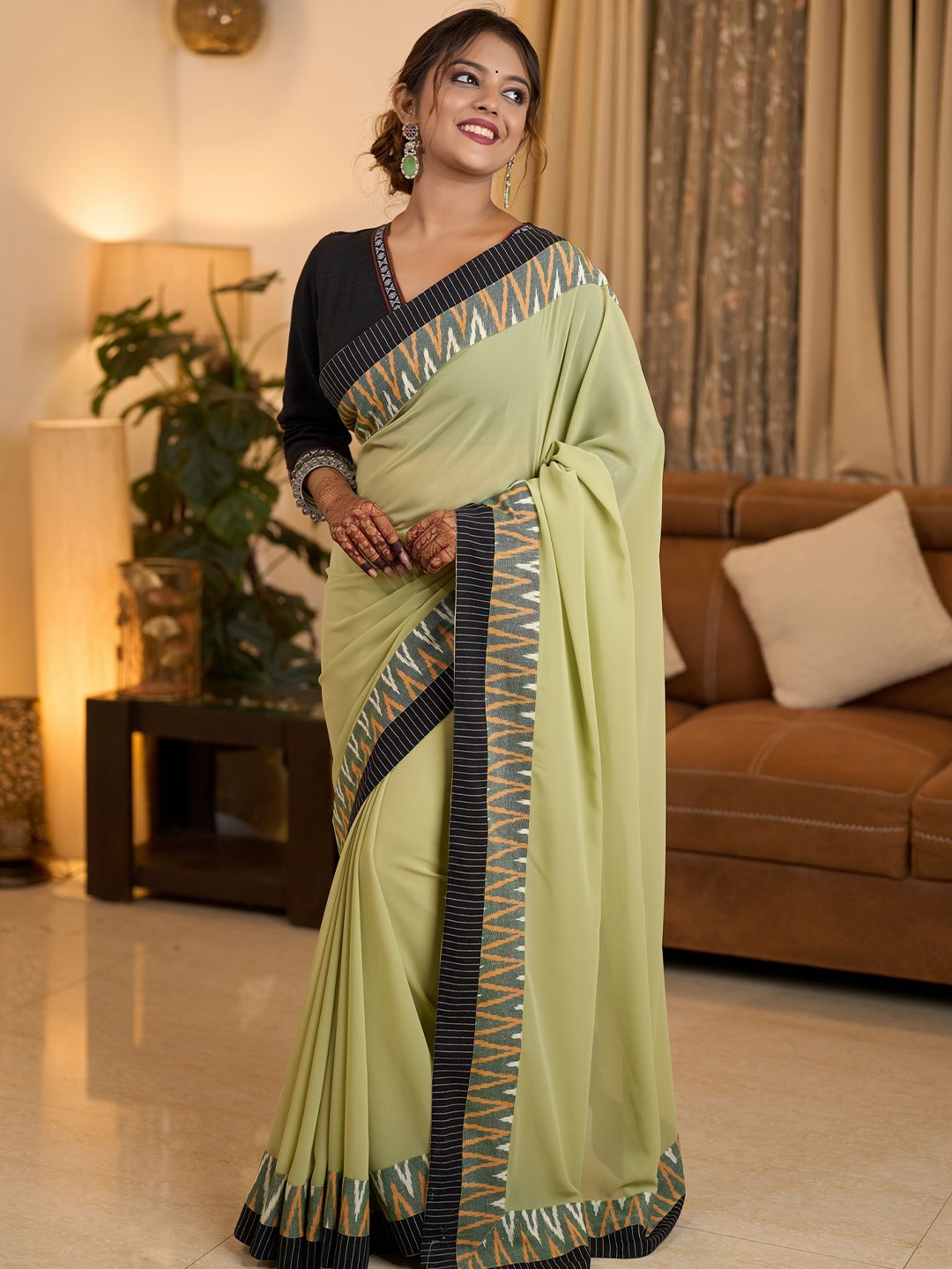 

Prasam Ikat Saree With Blouse Piece, Green