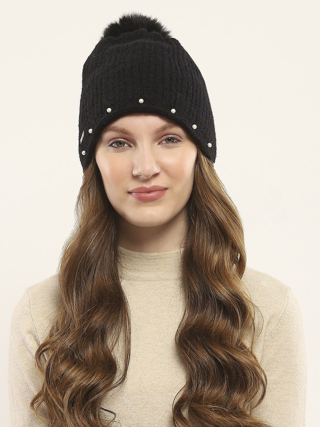 

Monte Carlo Women Self Design Woollen Beanie, Black
