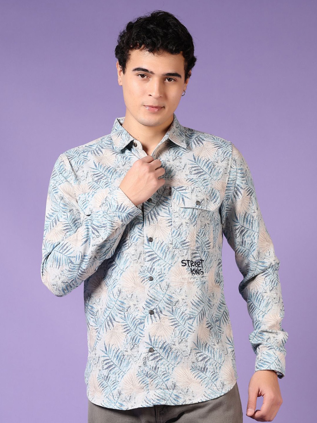 

V-Mart Men Spread Collar Floral Printed Cotton Casual Shirt, Blue