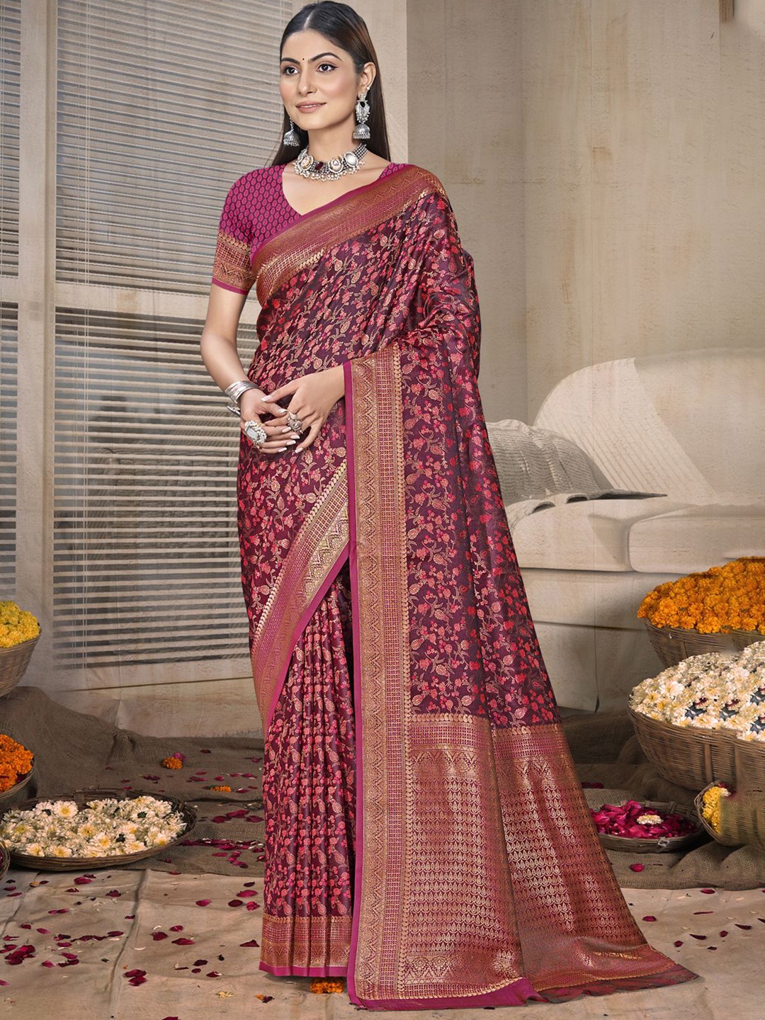 

SANGAM PRINTS Floral Zari Silk Blend Tussar Saree, Pink