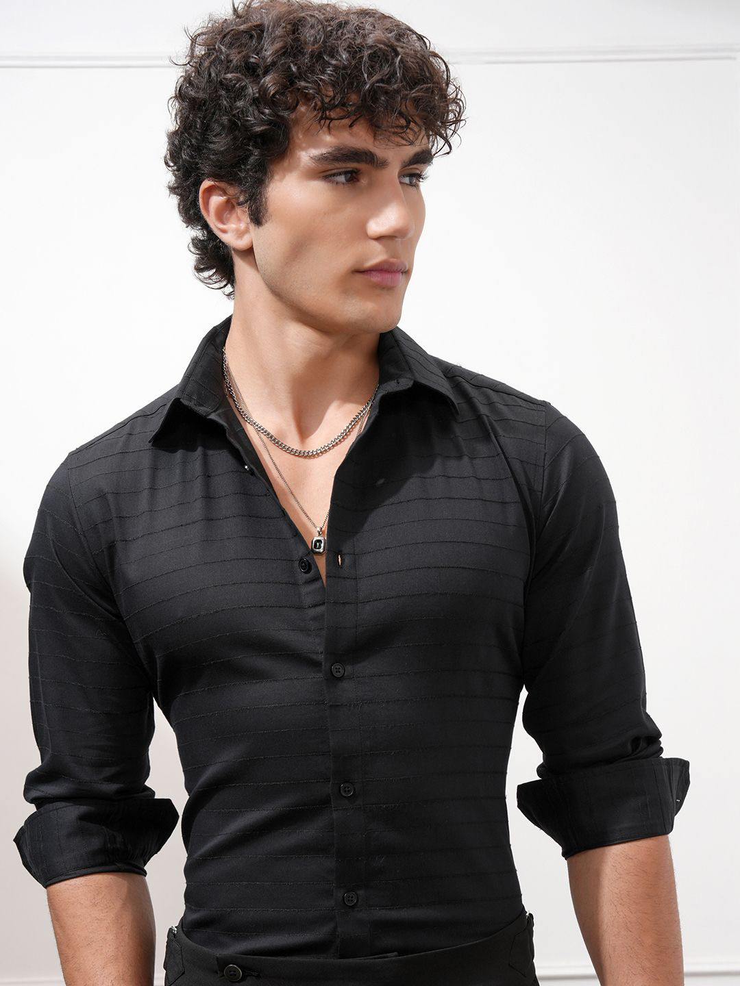 

HIGHLANDER Men Slim Fit Spread Collar Horizontal Striped Cotton Casual Shirt, Black
