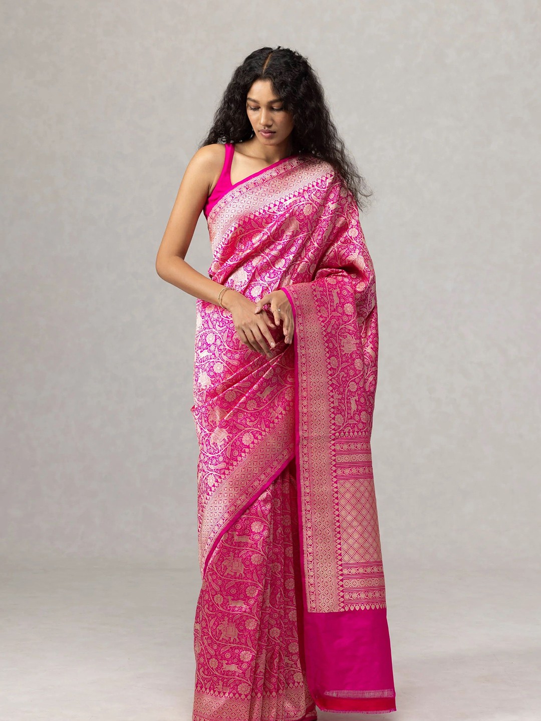 

GARIYA Woven Design Zari Banarasi Saree, Pink