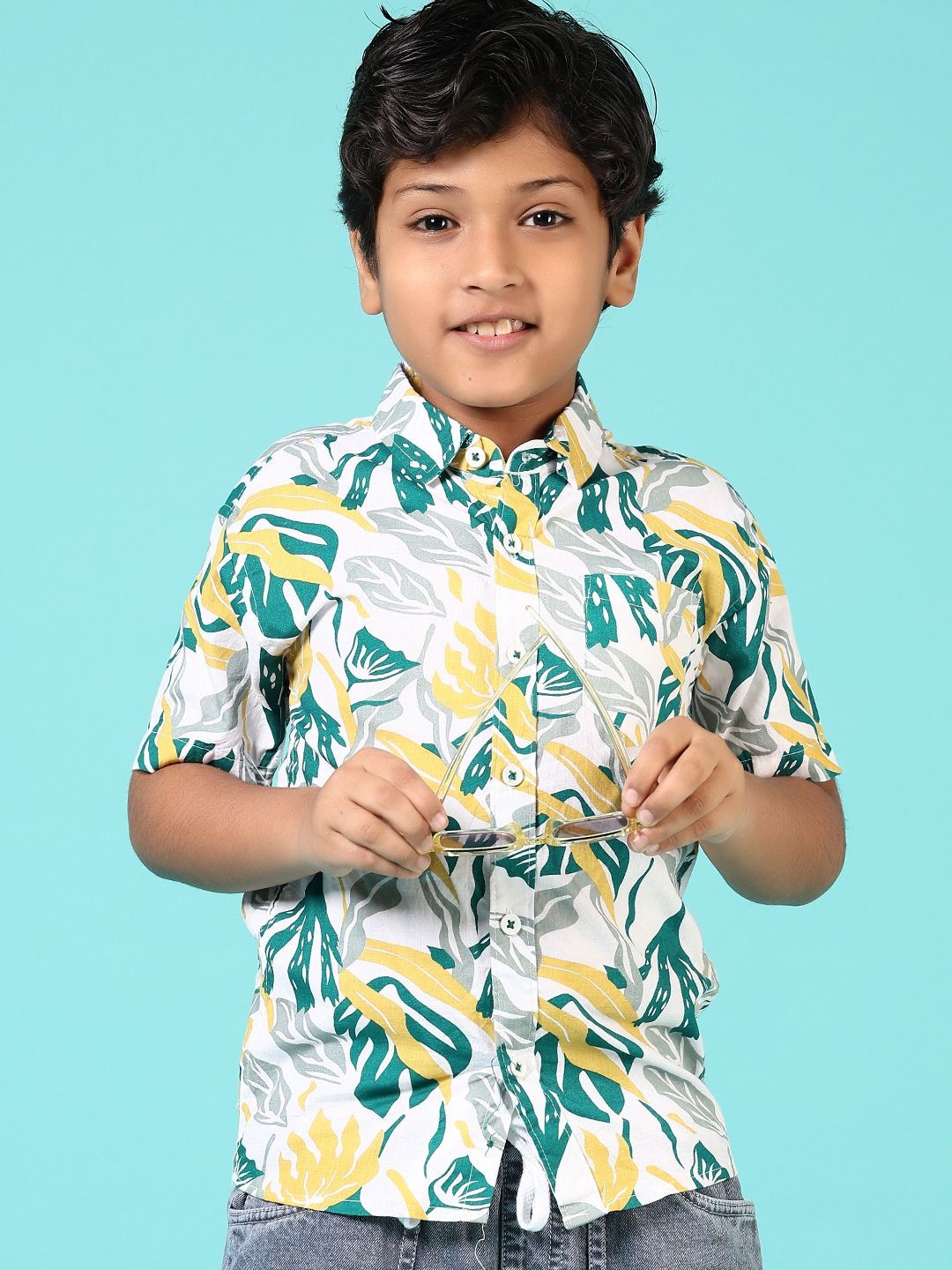 

V-Mart Boys Spread Collar Floral Printed Cotton Casual Shirt, White