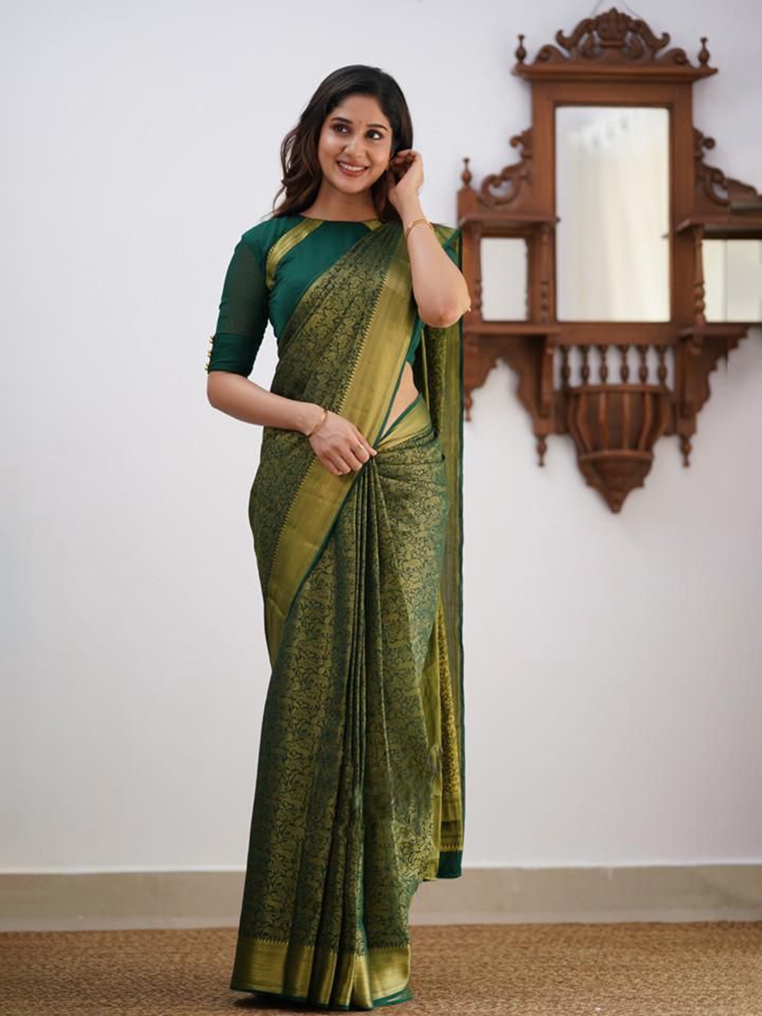 

MJ TRENDZ Woven Design Zari Banarasi Saree, Green