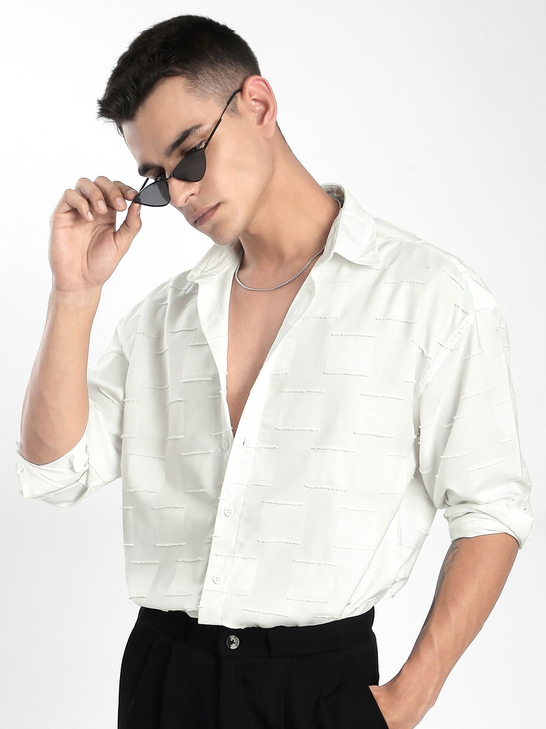 

Beyoung Men Relaxed Fit Spread Collar Textured Casual Shirt, White