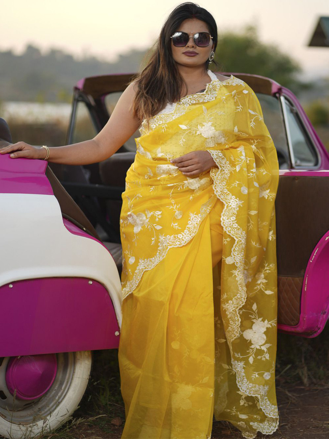 

arunima weaves Floral Embroidered Organza Saree, Yellow