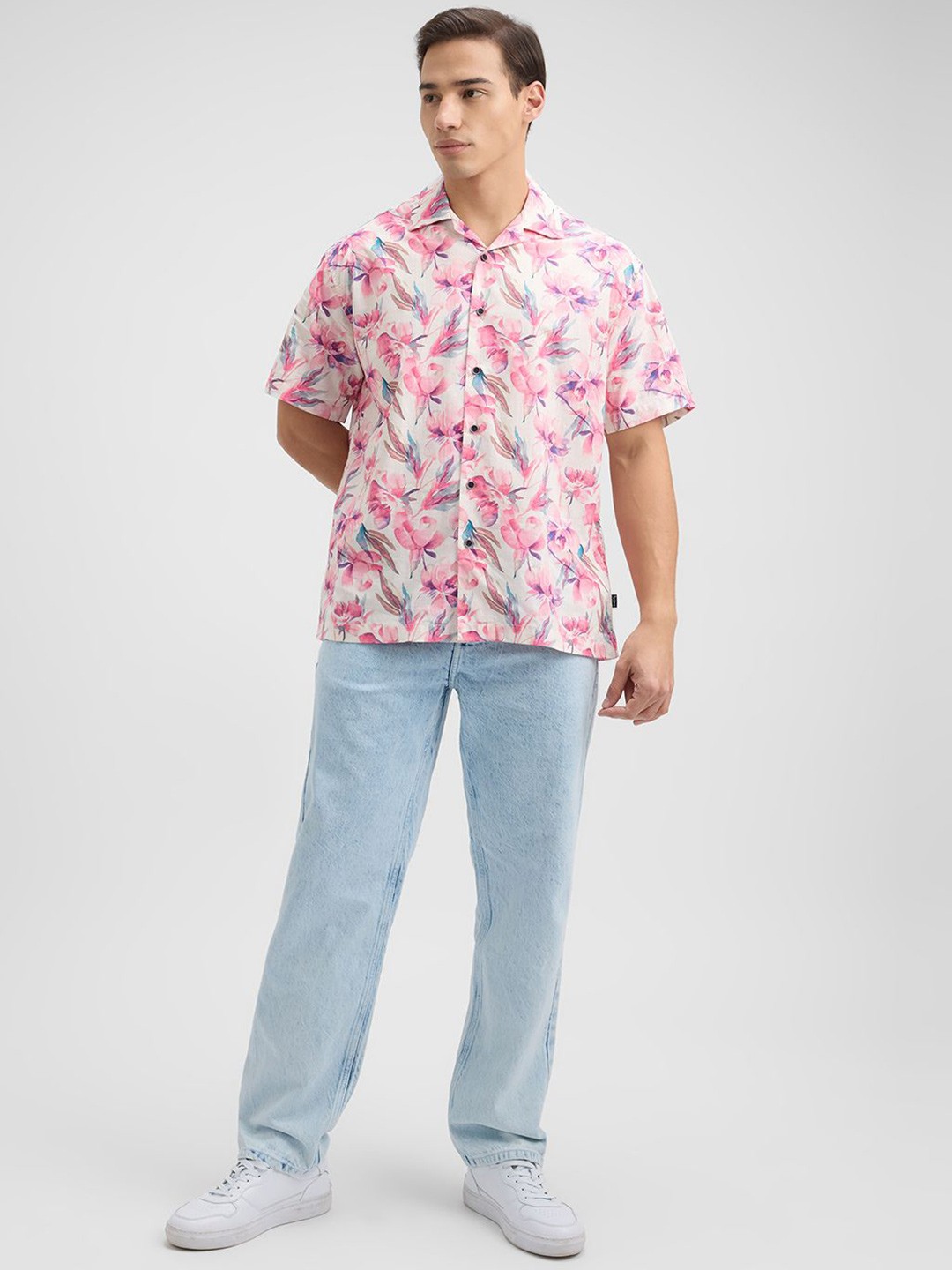 

Pepe Jeans Men Relaxed Fit Cuban Collar Floral Printed Cotton Casual Shirt, White