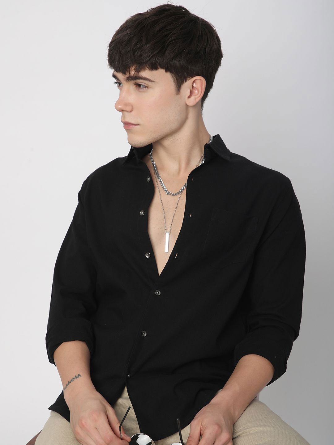 

VASTRADO Men Classic Fit Spread Collar Solid Cotton Casual Shirt, Black