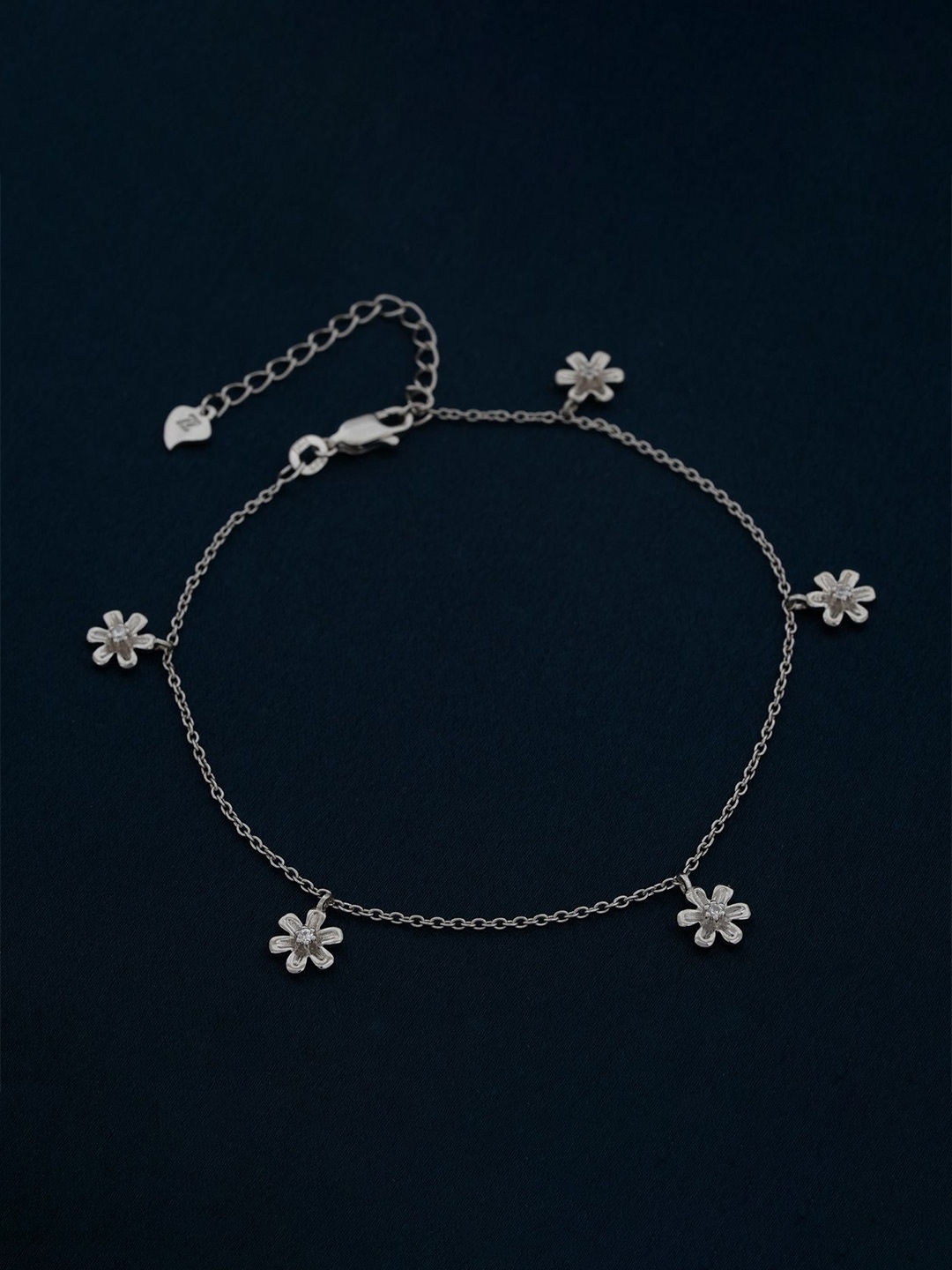 

Zalkari 925 Sterling Silver-Plated Stones Studded Flowers Charm Single Anklet